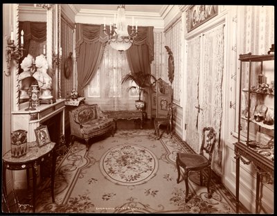 A small room in the Mrs. Leslie Carter residence in New York, 1904 by Byron Company